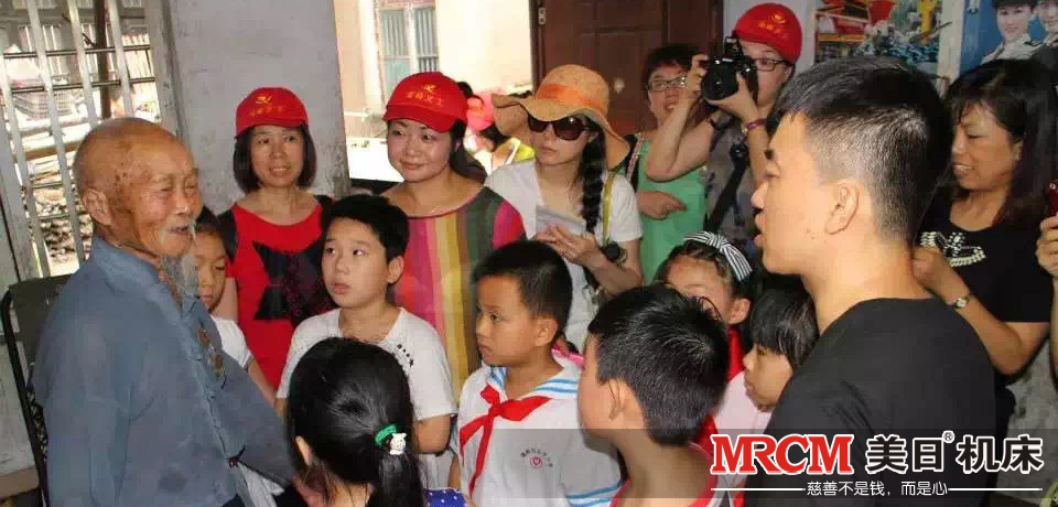 小小的一顆心，滿滿的全是愛