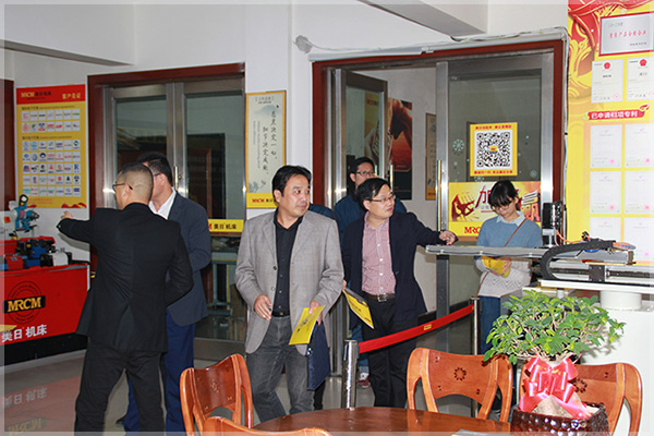 臺(tái)州市市場(chǎng)監(jiān)督管理局長(zhǎng)等領(lǐng)導(dǎo)蒞臨我司參觀指導(dǎo)工作